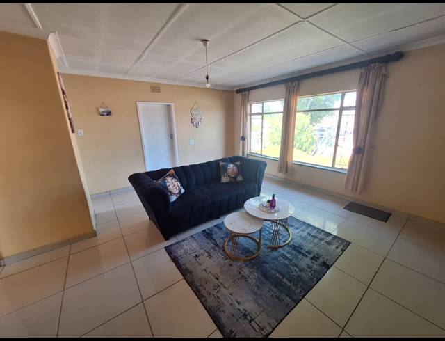 2 BEDROOM FLAT FOR SALE IN PEACEHAVEN
